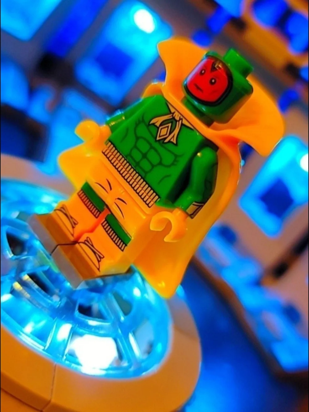 Vision Minifigure Lego Compatible - Picture 7 of 12